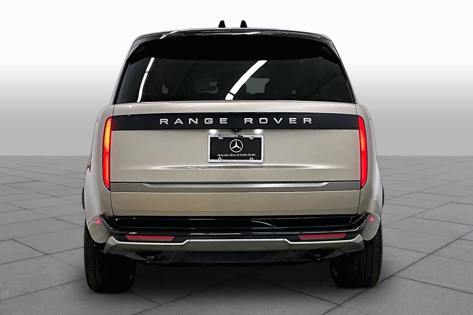 Used 2024 Land Rover Range Rover Long Wheelbase SE AWD/4WD image 5