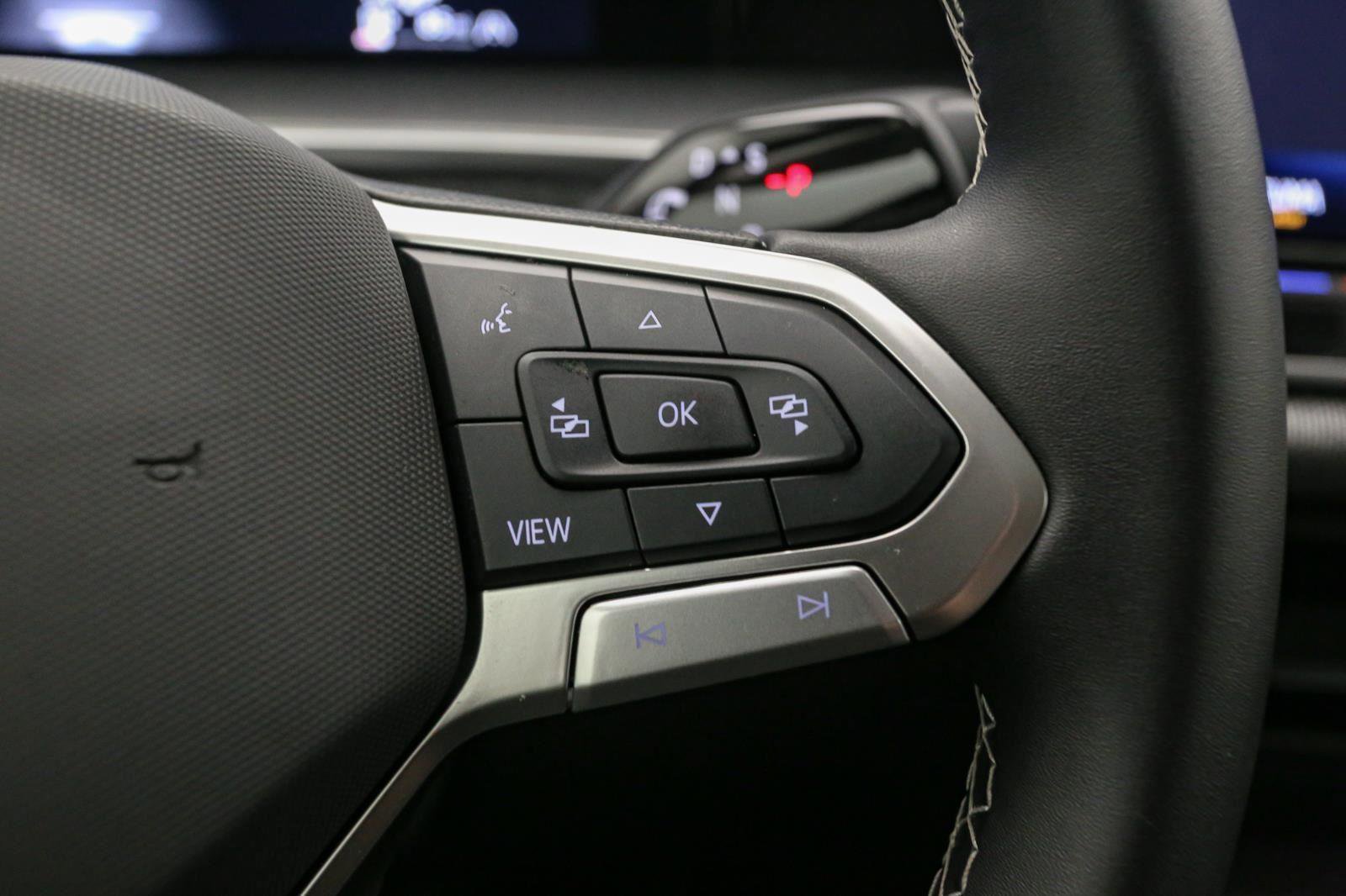 Used 2025 Volkswagen Tiguan S image 34