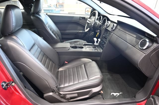 Used 2005 Ford Mustang GT Premium RWD image 11