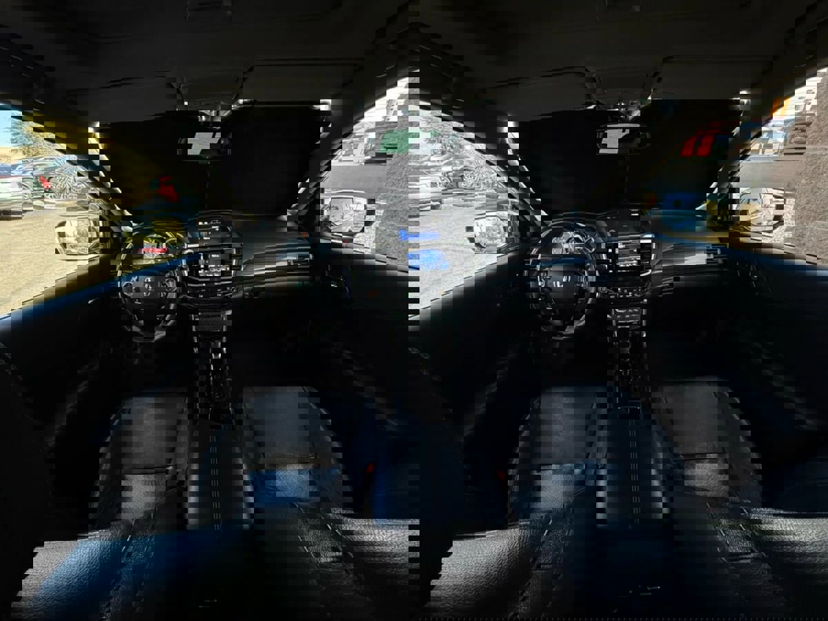 Used 2016 Honda Accord Touring image 44