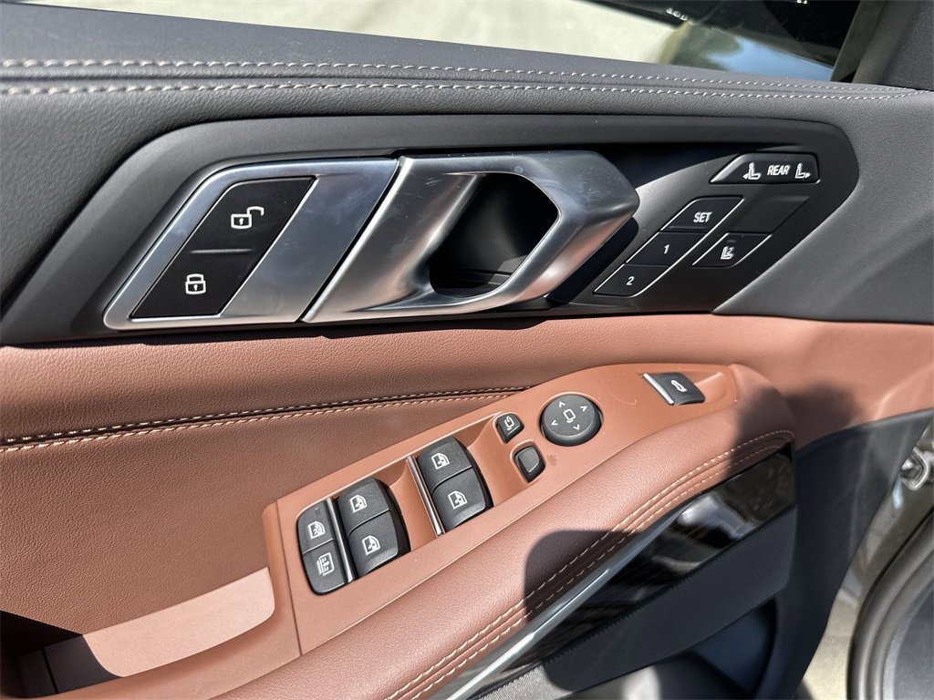 New 2026 BMW X7 xDrive40i w/ M Sport Package image 14
