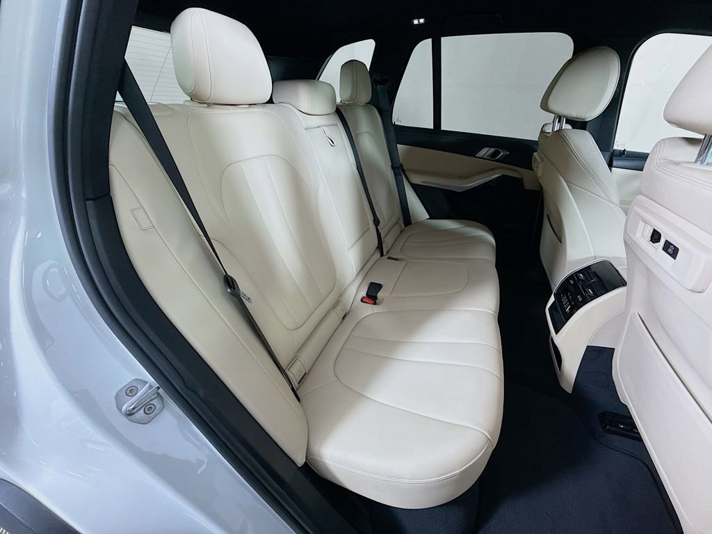 Used 2020 BMW X5 sDrive40i w/ Premium Package image 29
