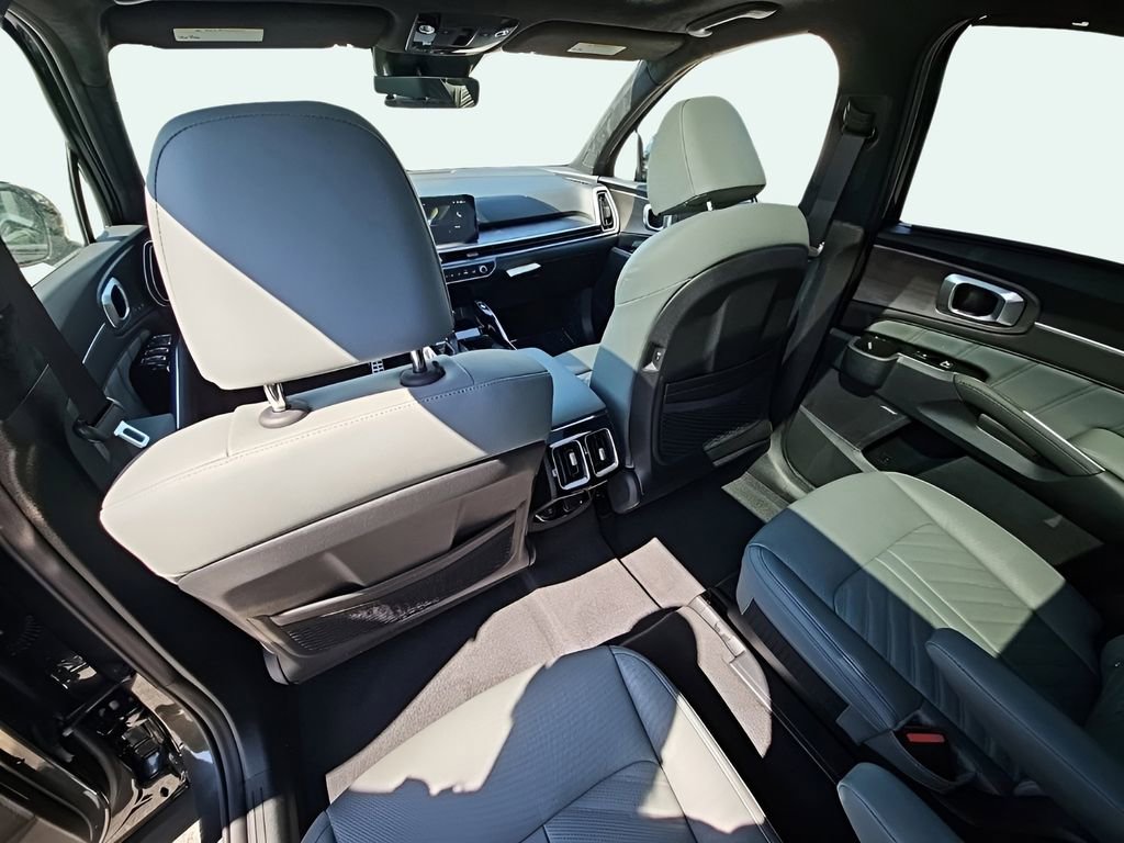 Used 2024 Kia Sorento SX Prestige w/ Sage Leather Package image 18