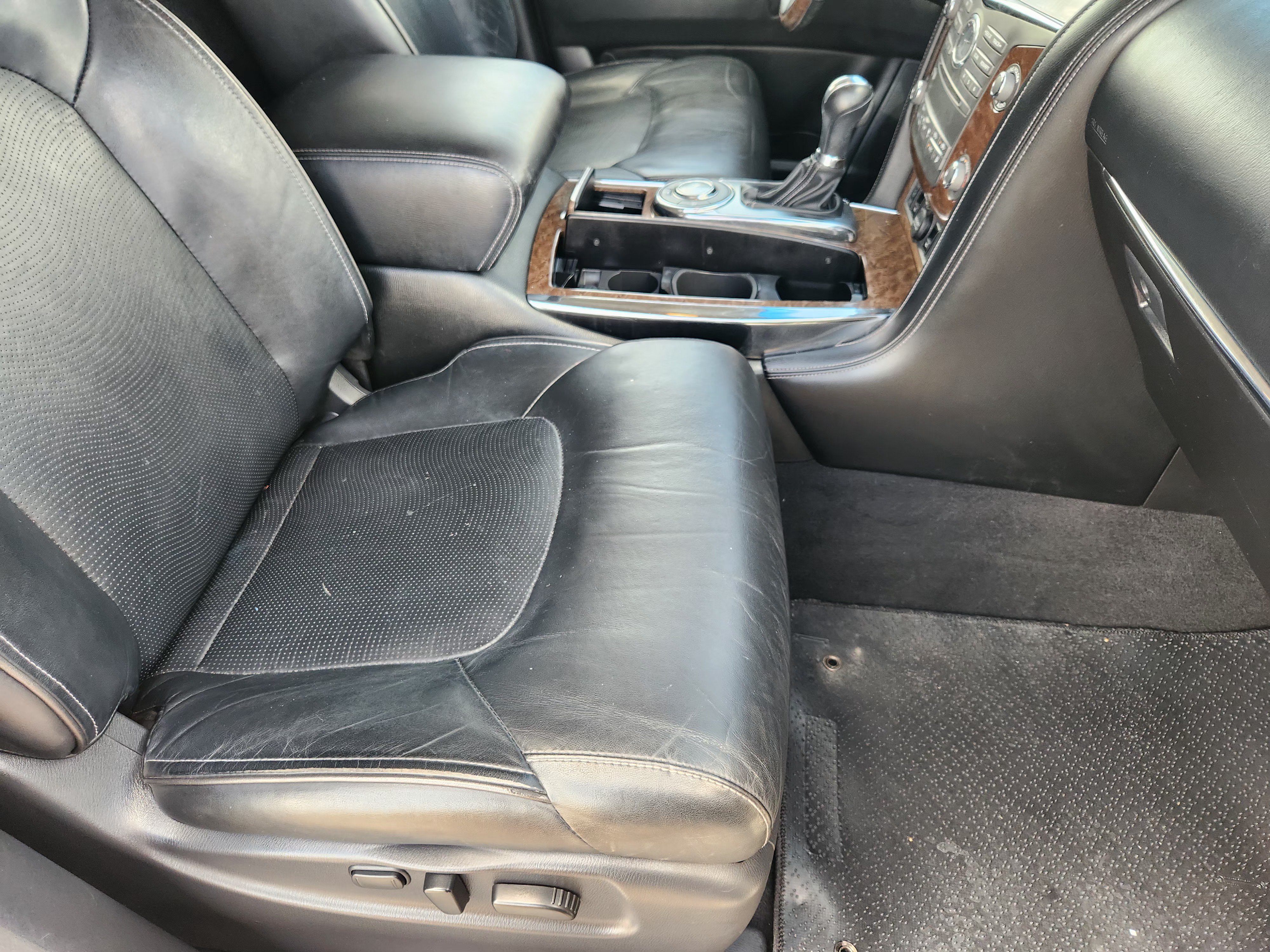 Used 2017 INFINITI QX80 2WD w/ Driver Assistance Package image 14