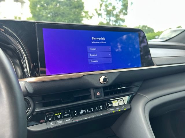 Used 2025 Toyota Crown AWD/4WD image 23