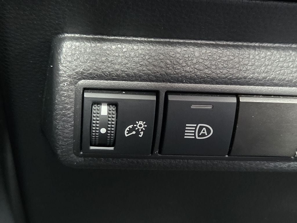 Used 2025 Toyota Corolla LE FWD image 23