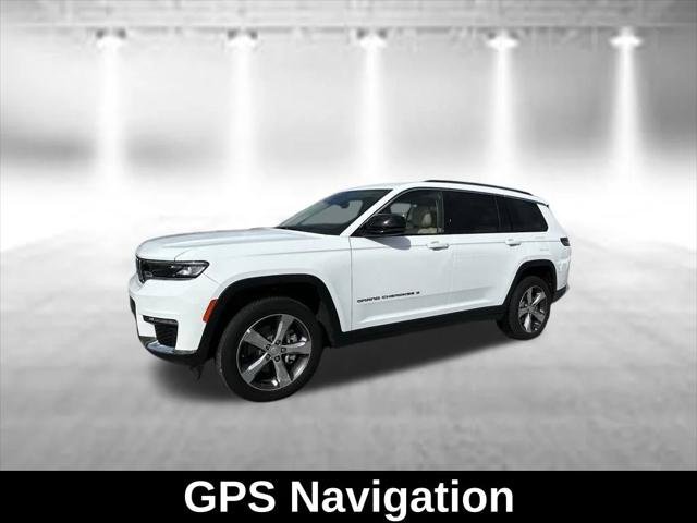 Certified 2022 Jeep Grand Cherokee L Limited RWD image 3