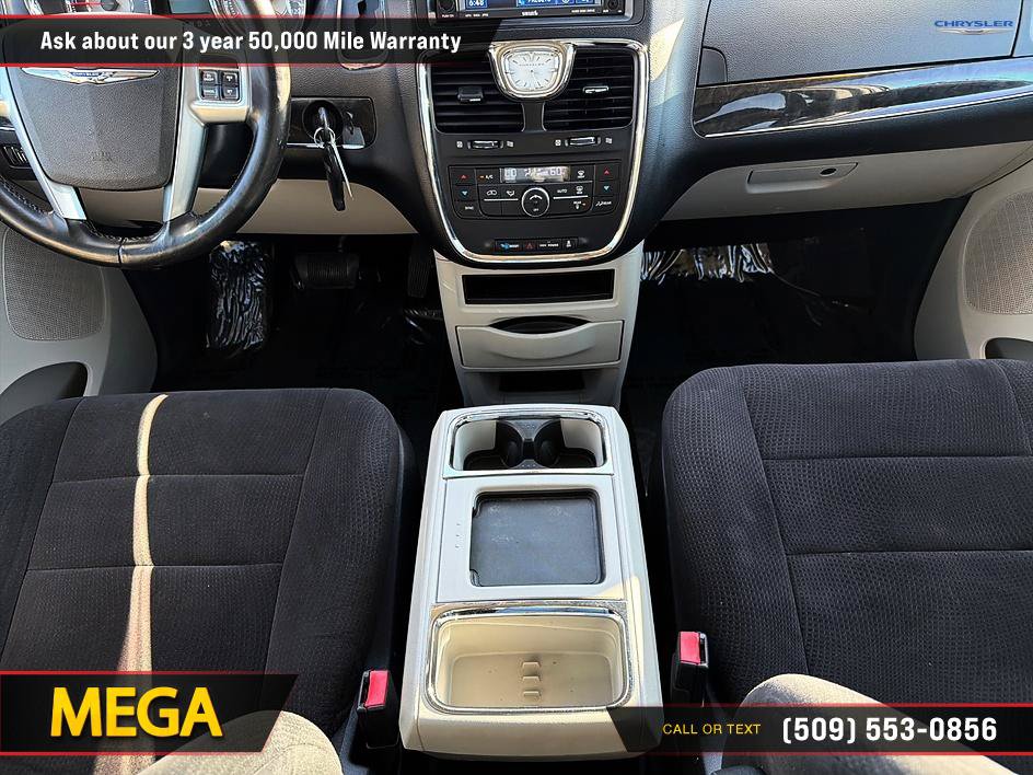 Used 2011 Chrysler Town & Country Touring FWD image 19