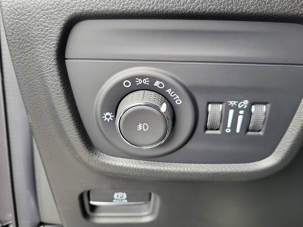 New 2025 Jeep Grand Cherokee L Limited w/ Luxury Tech Group II AWD/4WD image 20