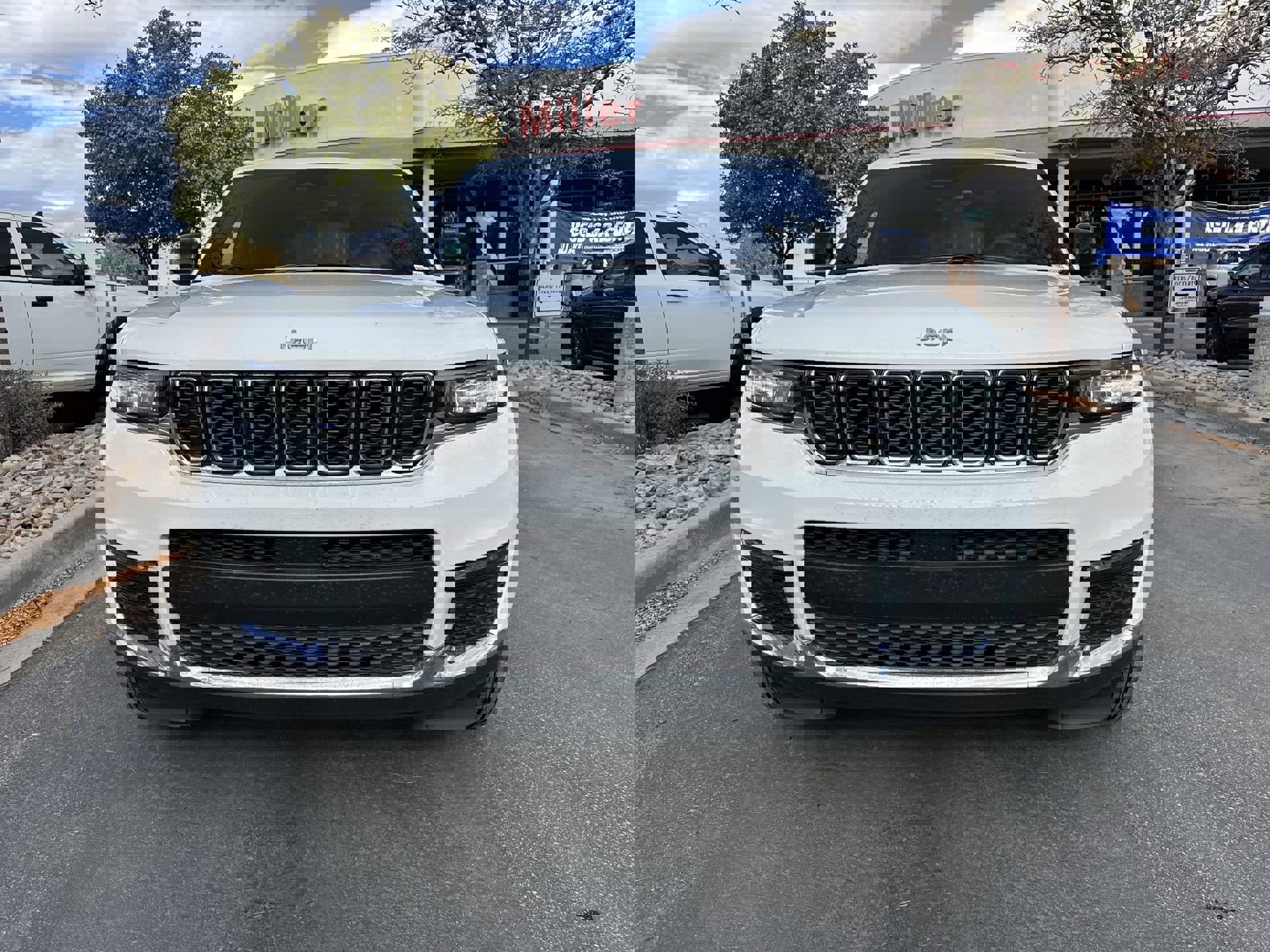 Certified 2025 Jeep Grand Cherokee L Limited w/ Trailer Tow Package image 3