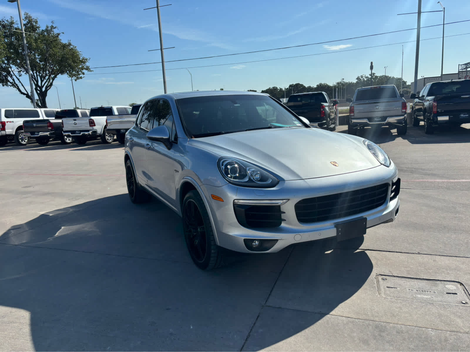 Used 2017 Porsche Cayenne S AWD/4WD image 3