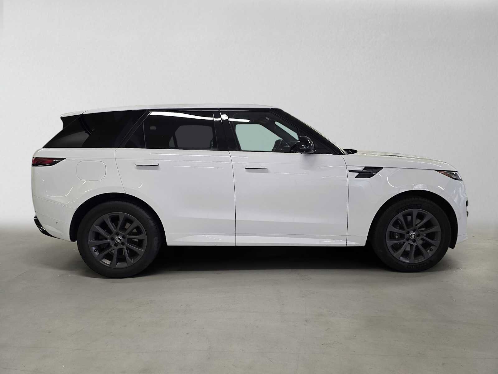 Used 2024 Land Rover Range Rover Sport Dynamic SE AWD/4WD image 6