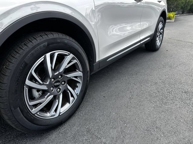 Certified 2024 Lincoln Corsair AWD w/ Equipment Group 101A image 12