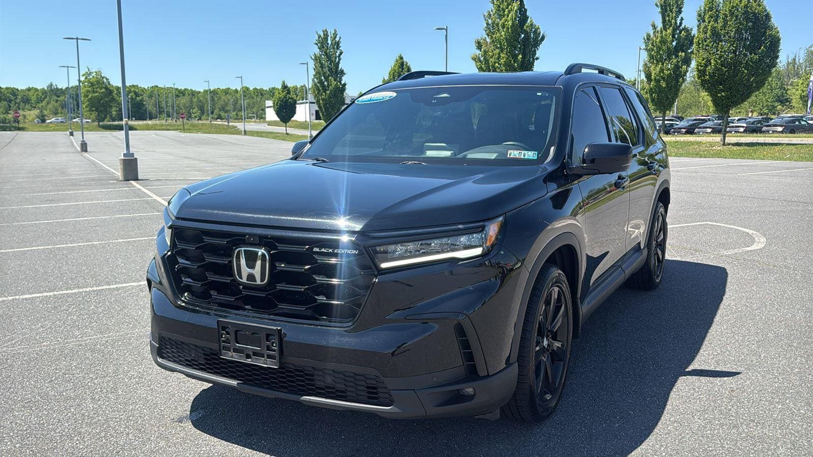 Certified 2025 Honda Pilot Black Edition image 14