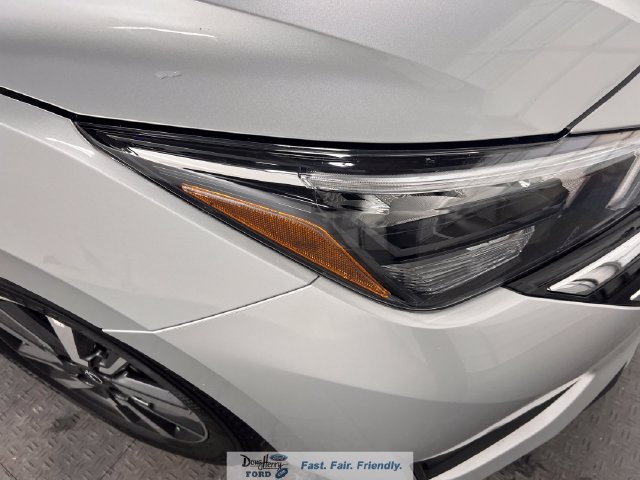 Used 2025 Nissan Versa SV FWD image 12