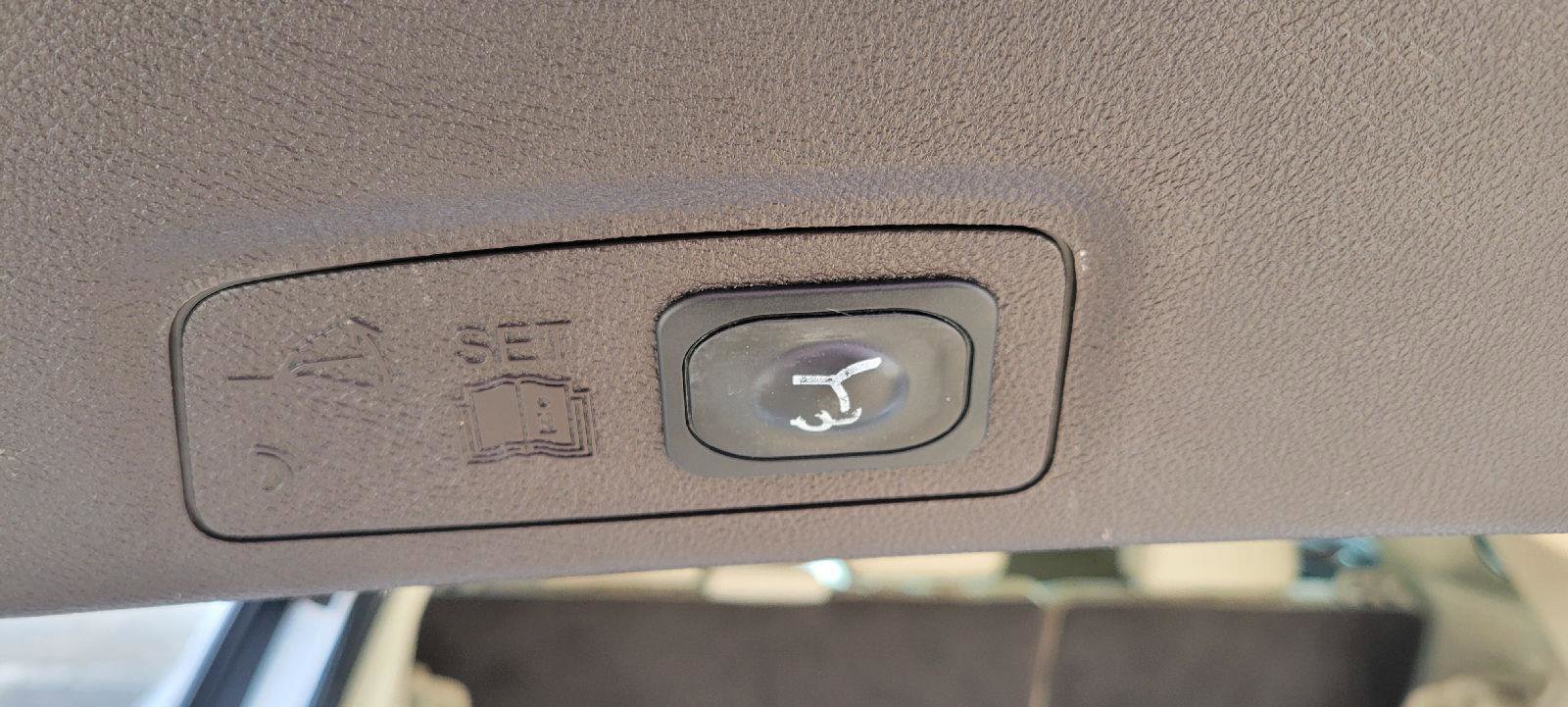 Used 2019 Lincoln MKC Select w/ Select Plus Package image 32