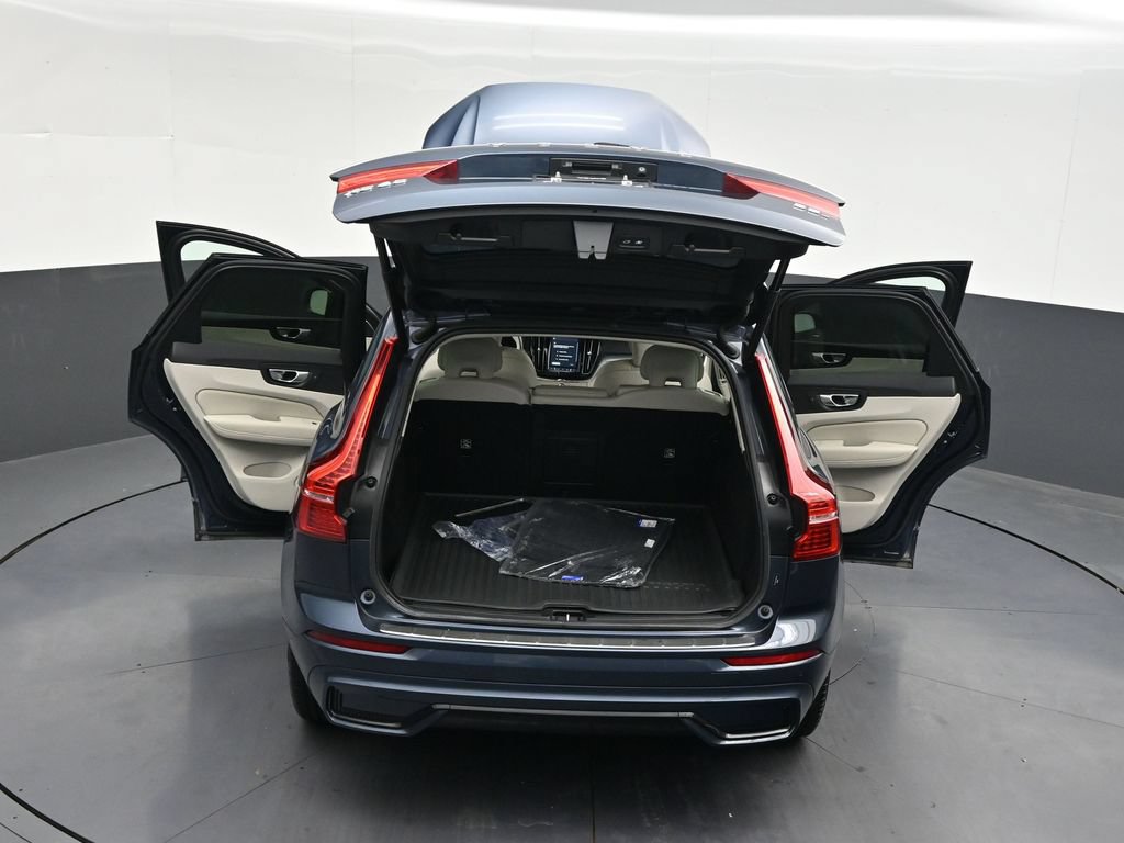 Certified 2024 Volvo XC60 B5 Core w/ Protection Package Premier AWD/4WD image 37