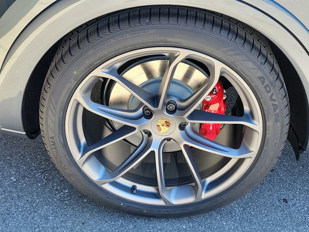 New 2026 Porsche Cayenne GTS image 14