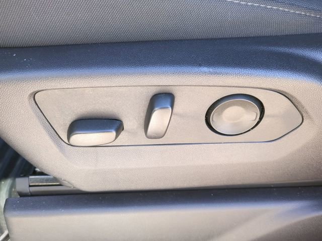 Certified 2025 Chevrolet Silverado 1500 Custom image 21