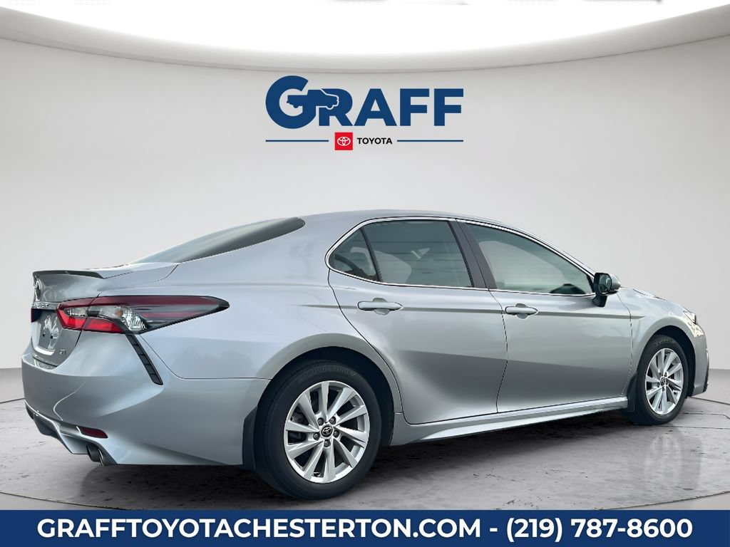 Used 2024 Toyota Camry SE FWD image 6