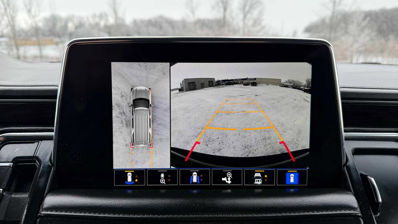 Used 2022 Chevrolet Tahoe Z71 w/ Off-Road Capability Package image 22