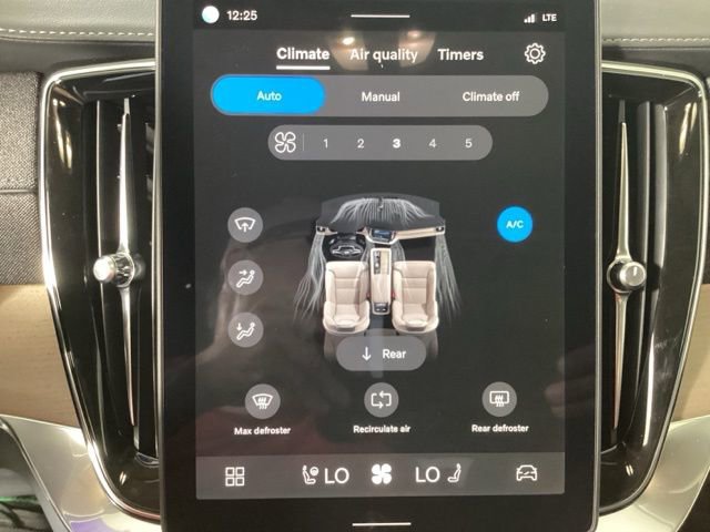 New 2026 Volvo XC90 B6 Plus w/ Protection Package Premier image 24