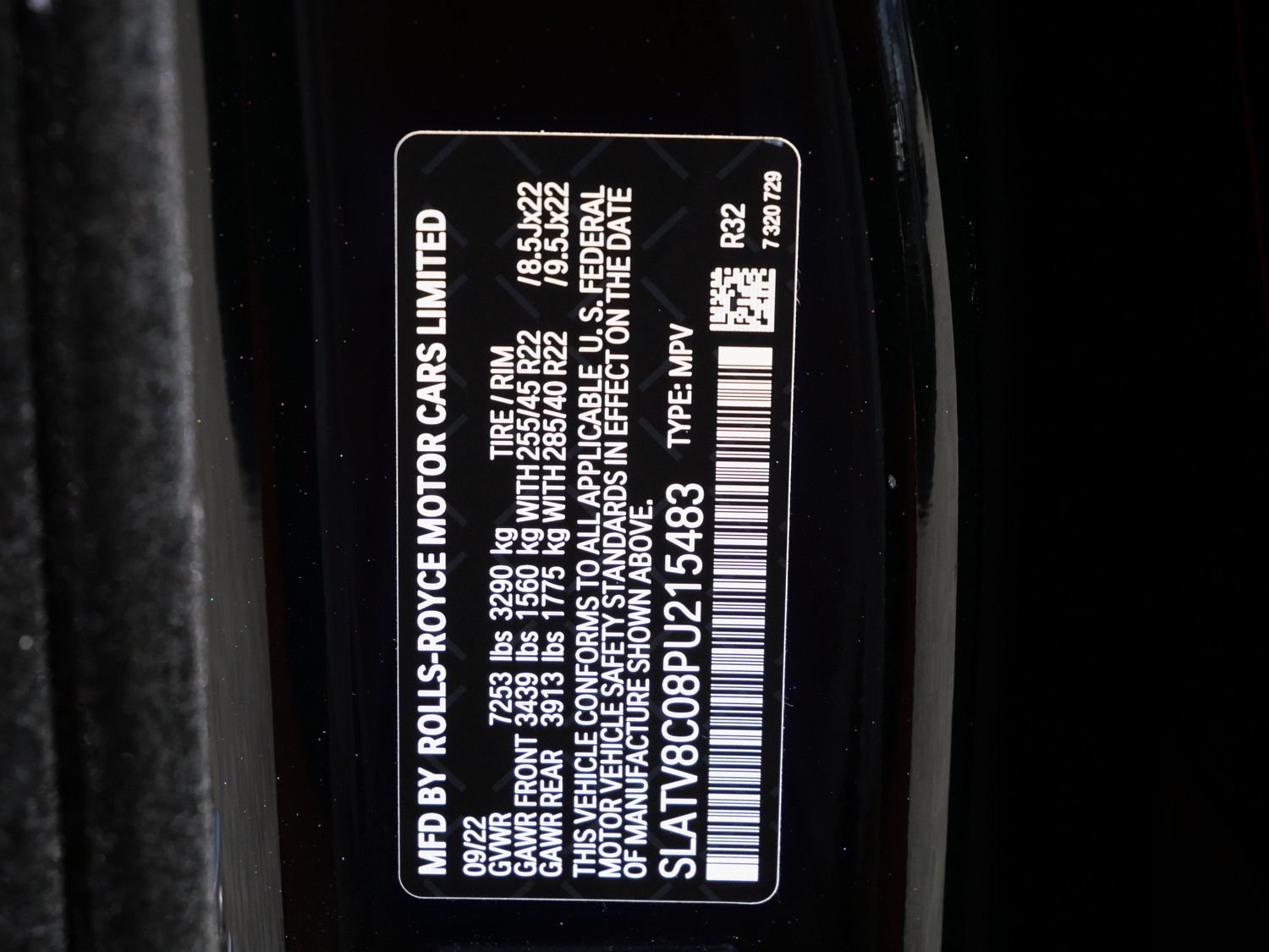 Certified 2023 Rolls-Royce Cullinan Black Badge w/ Dark Exterior Package AWD/4WD image 34