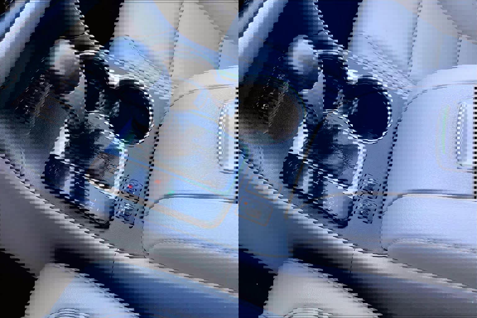 Used 2019 Toyota Highlander XLE w/ Carpet Mat Package (TMS) image 16