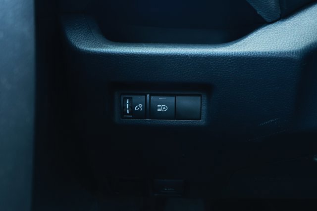 Used 2019 Toyota RAV4 XLE FWD image 15