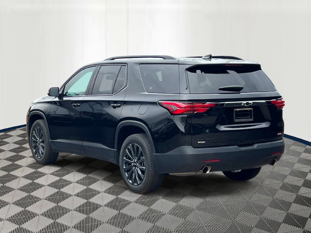 Used 2024 Chevrolet Traverse RS w/ LPO, Floor Liner Package FWD image 3