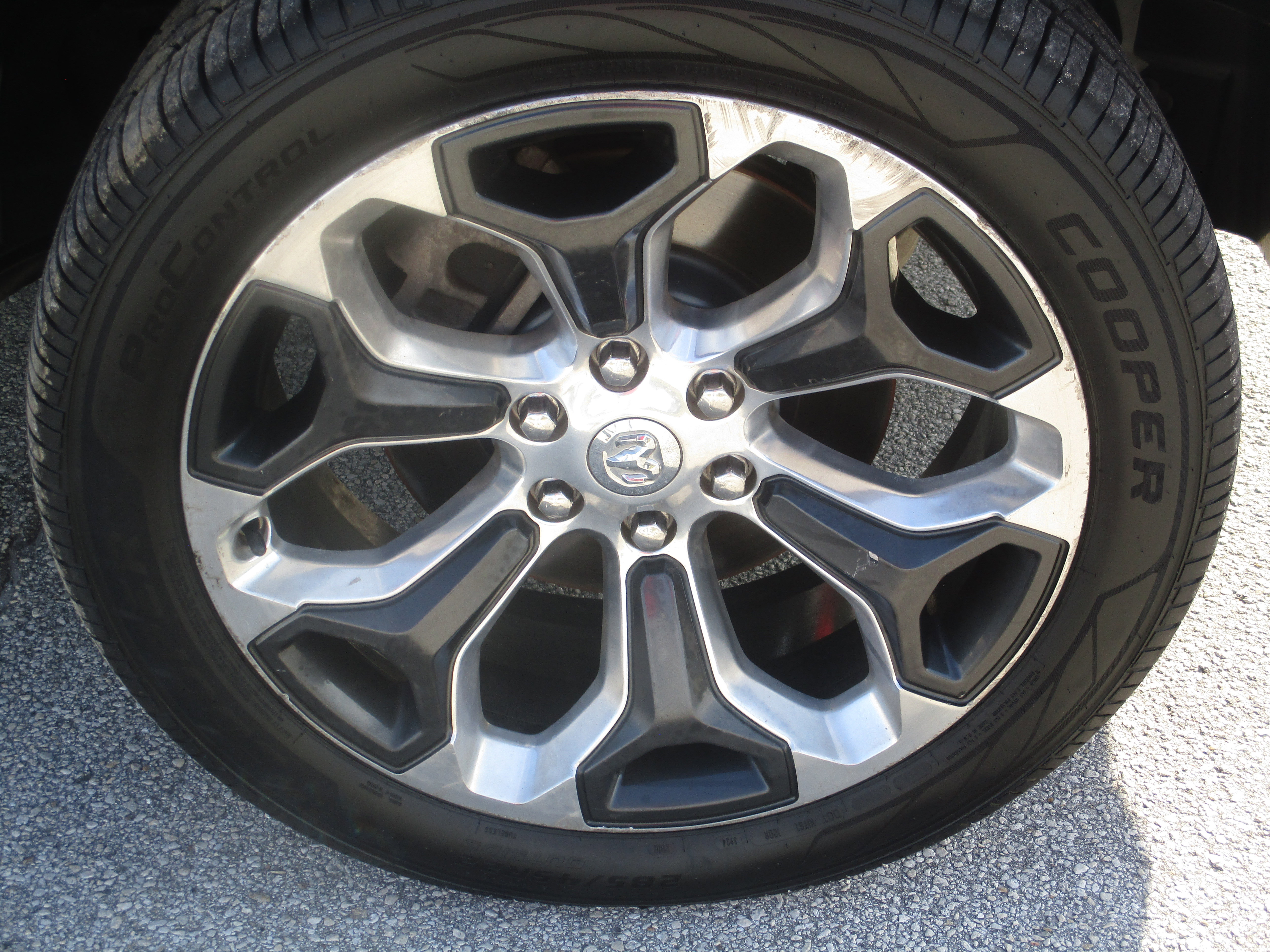 Used 2019 RAM 1500 Laramie Longhorn image 9