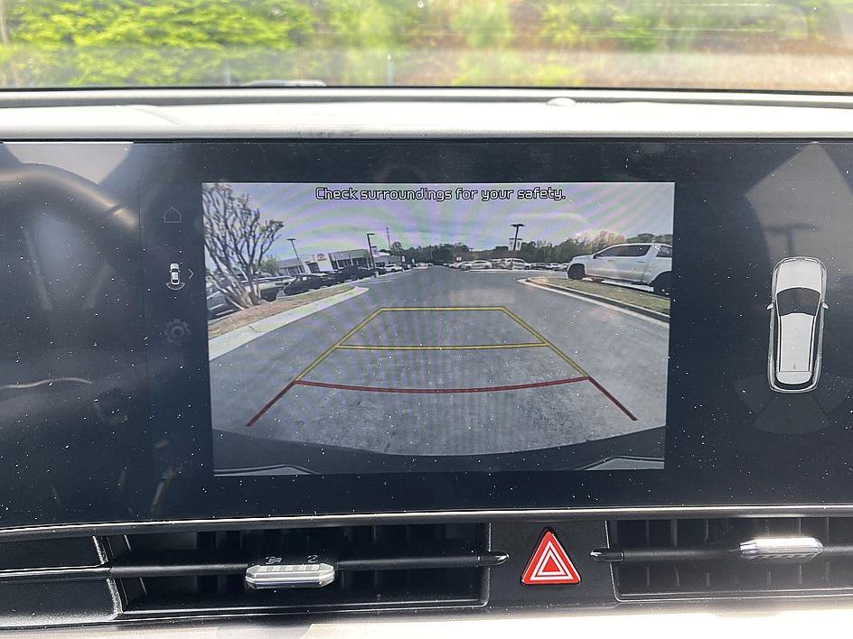 Used 2025 Kia Sportage EX image 14