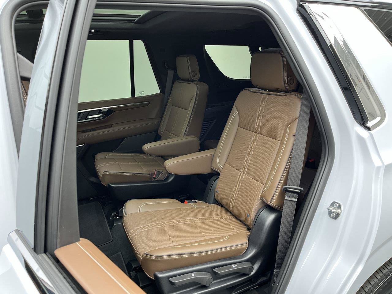 Certified 2026 Chevrolet Tahoe High Country AWD/4WD image 13