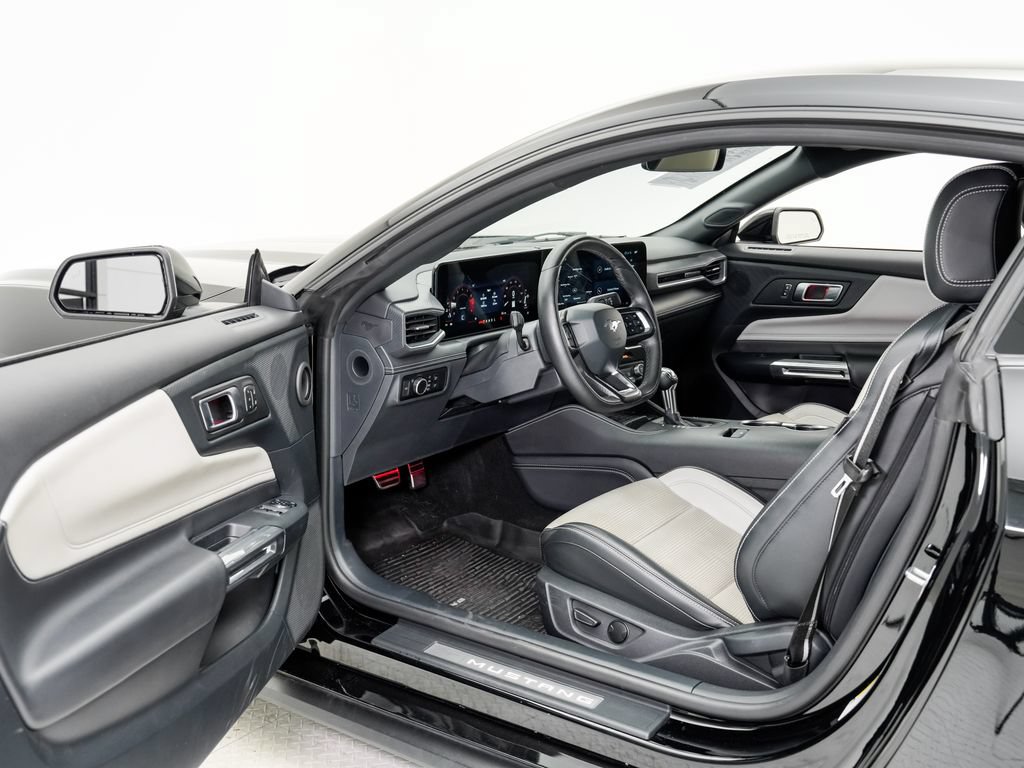 Used 2024 Ford Mustang Premium RWD image 7