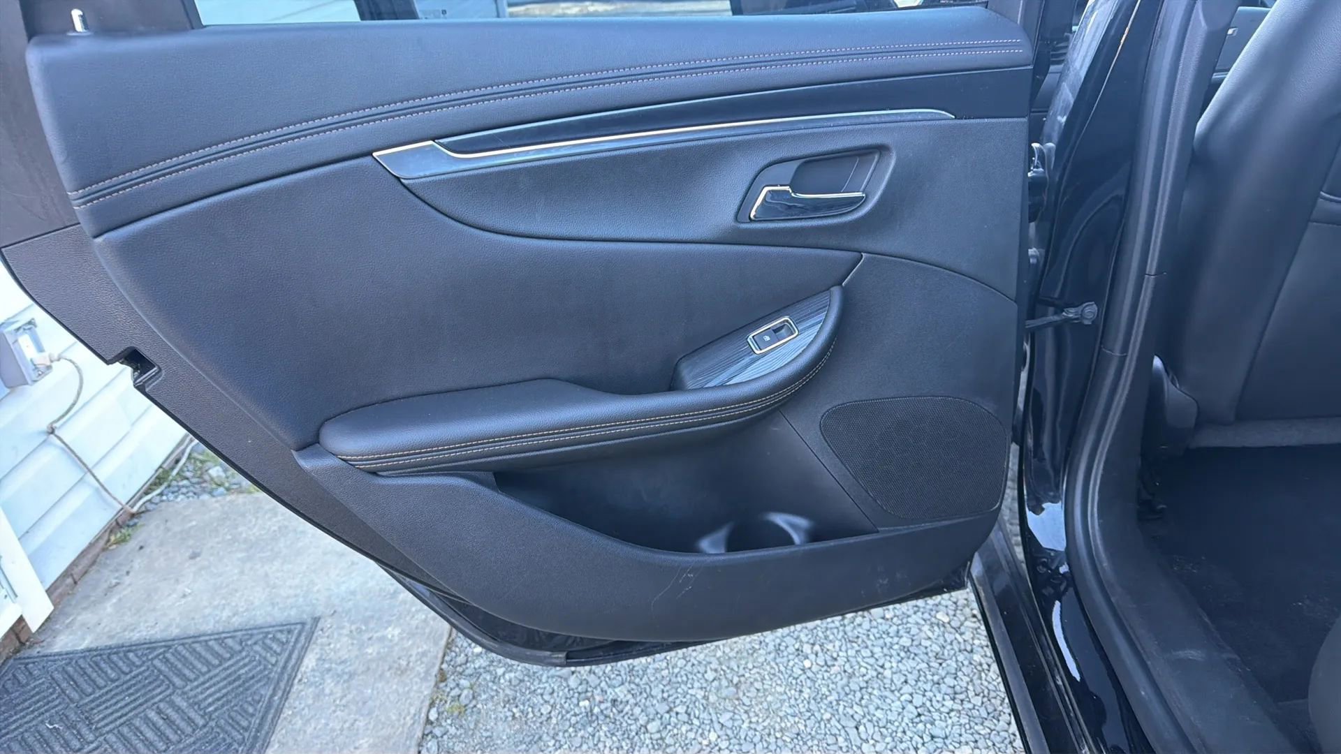 Used 2018 Chevrolet Impala LT image 32