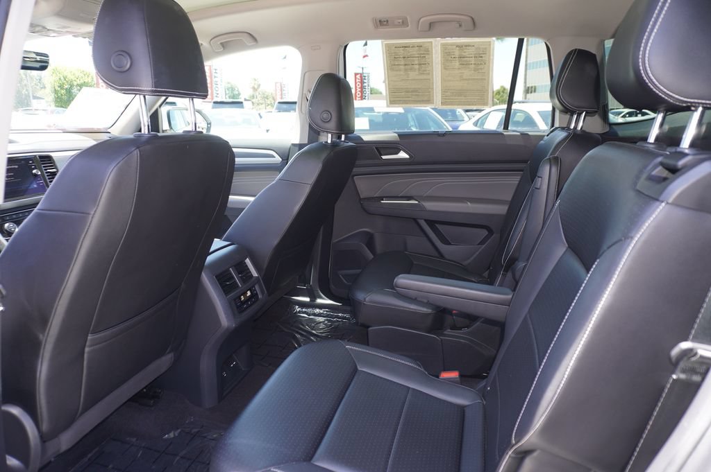 Used 2022 Volkswagen Atlas SEL R-Line AWD/4WD image 12