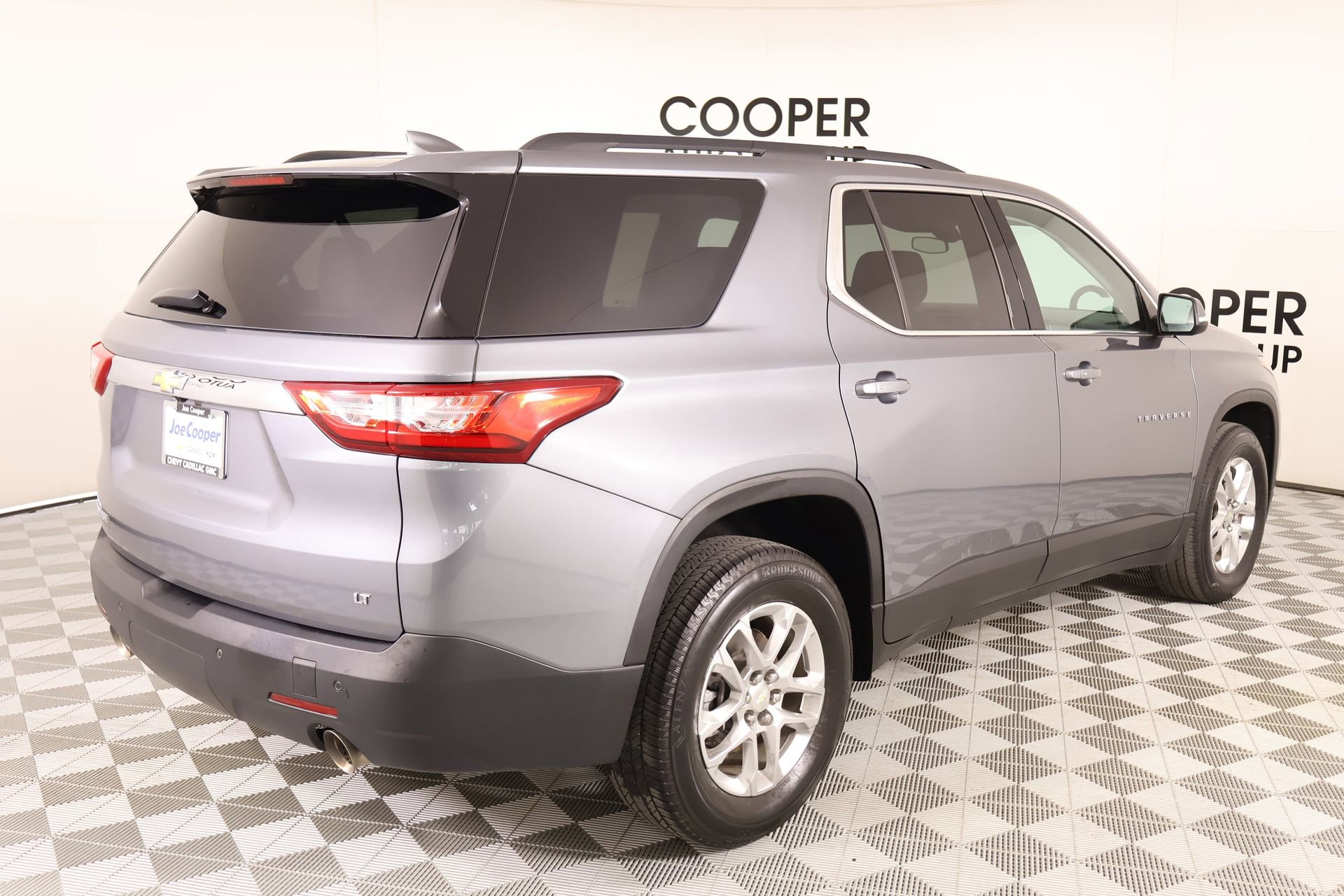 Used 2021 Chevrolet Traverse LT w/ LPO, Cargo Package image 21