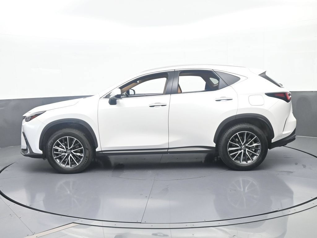 Used 2025 Lexus NX 250 FWD w/ Towing Package (2000 Lbs) image 3