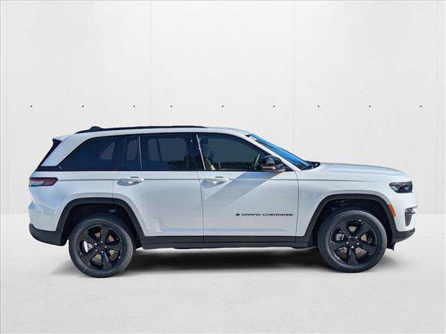 New 2025 Jeep Grand Cherokee Limited w/ Black Appearance Package RWD image 4