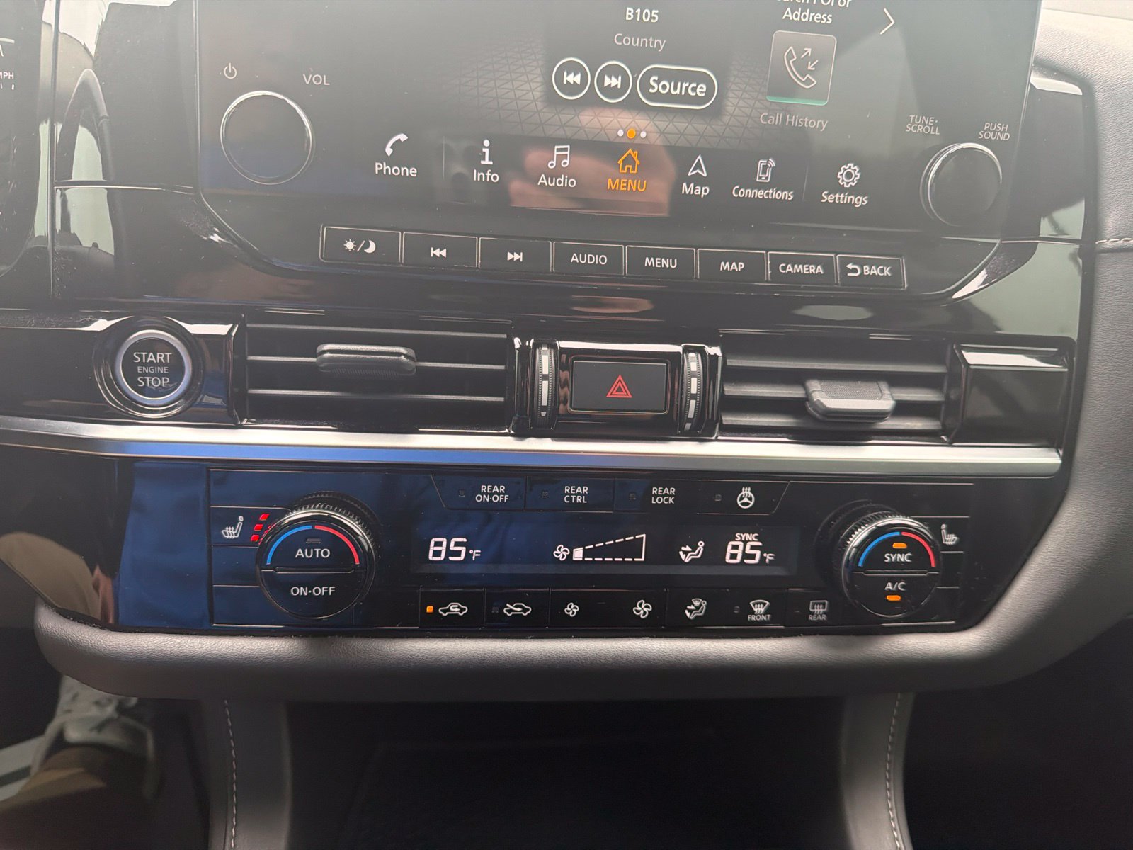 Used 2022 Nissan Pathfinder SL AWD/4WD image 16