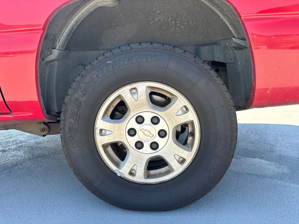 Used 2003 Chevrolet Avalanche 4x4 w/ Suspension Package, Off-Road image 19