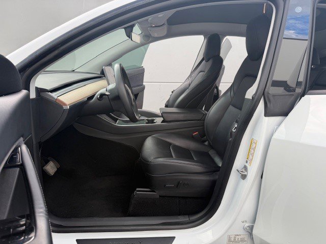 Used 2020 Tesla Model Y Long Range image 11