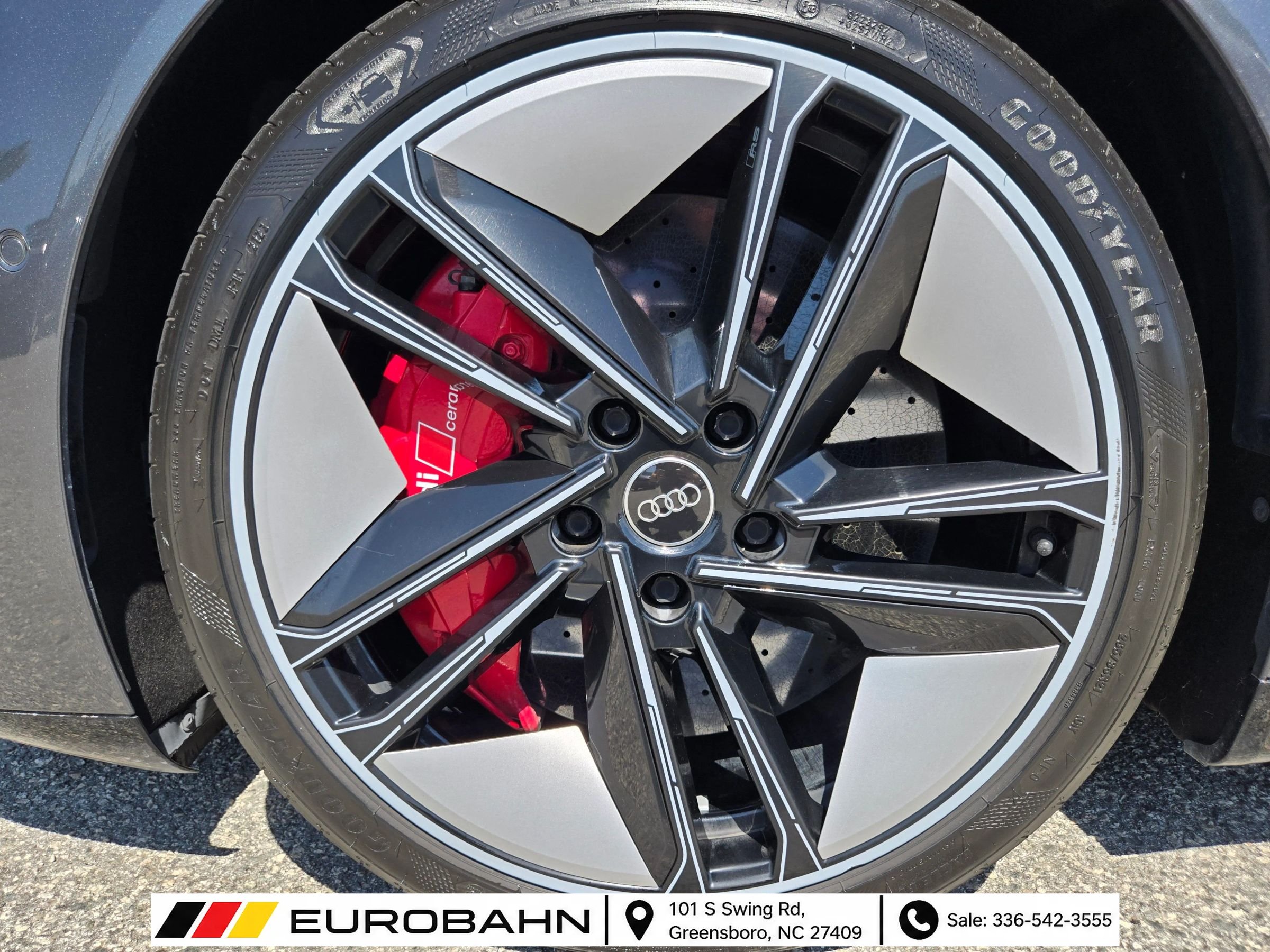 Used 2022 Audi RS e-tron GT w/ Year 1 Package AWD/4WD image 33