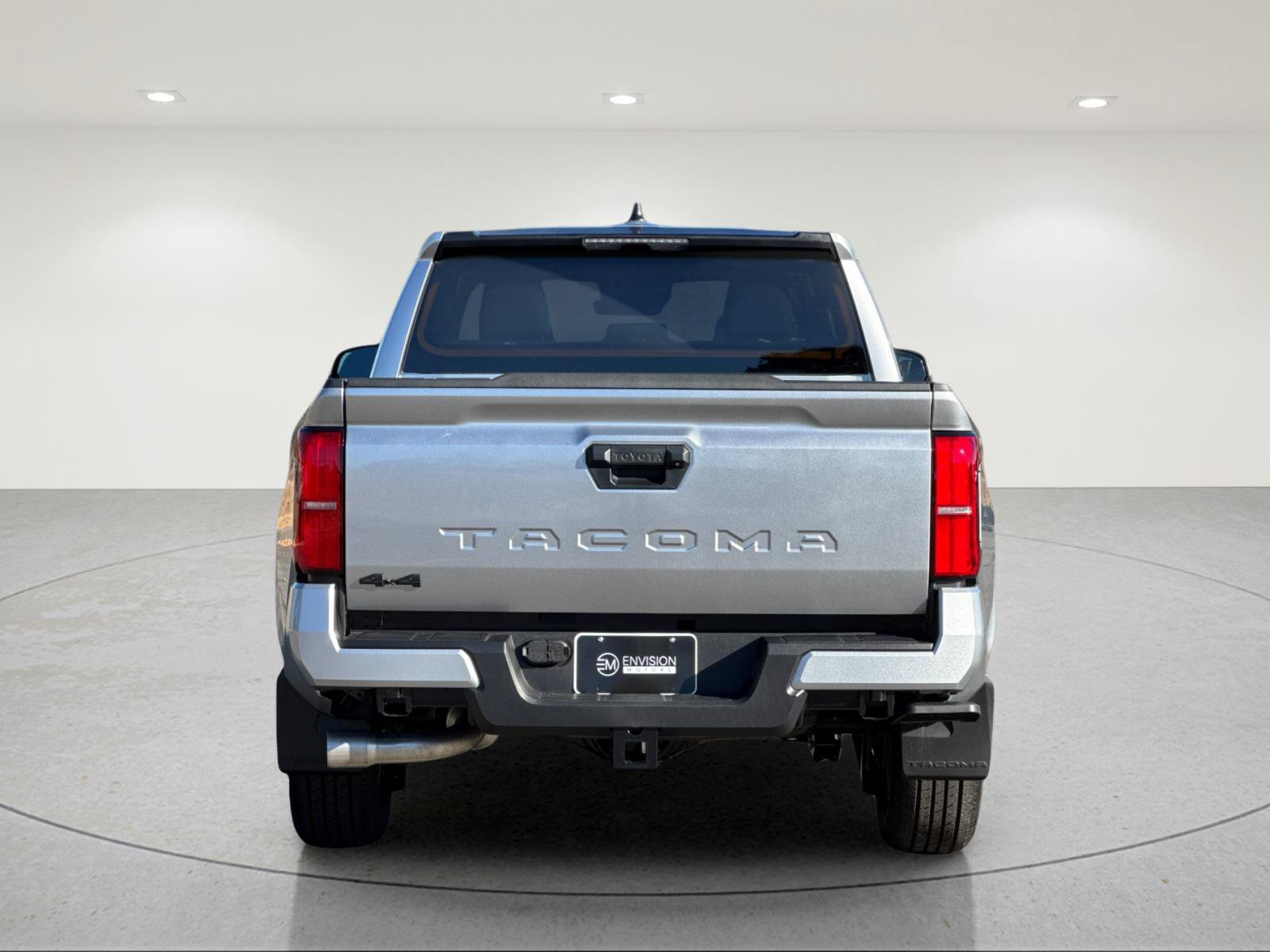 Used 2026 Toyota Tacoma SR5 AWD/4WD image 5