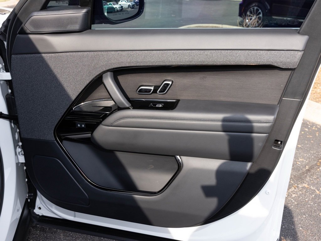 Used 2023 Land Rover Range Rover Sport SE Dynamic image 46