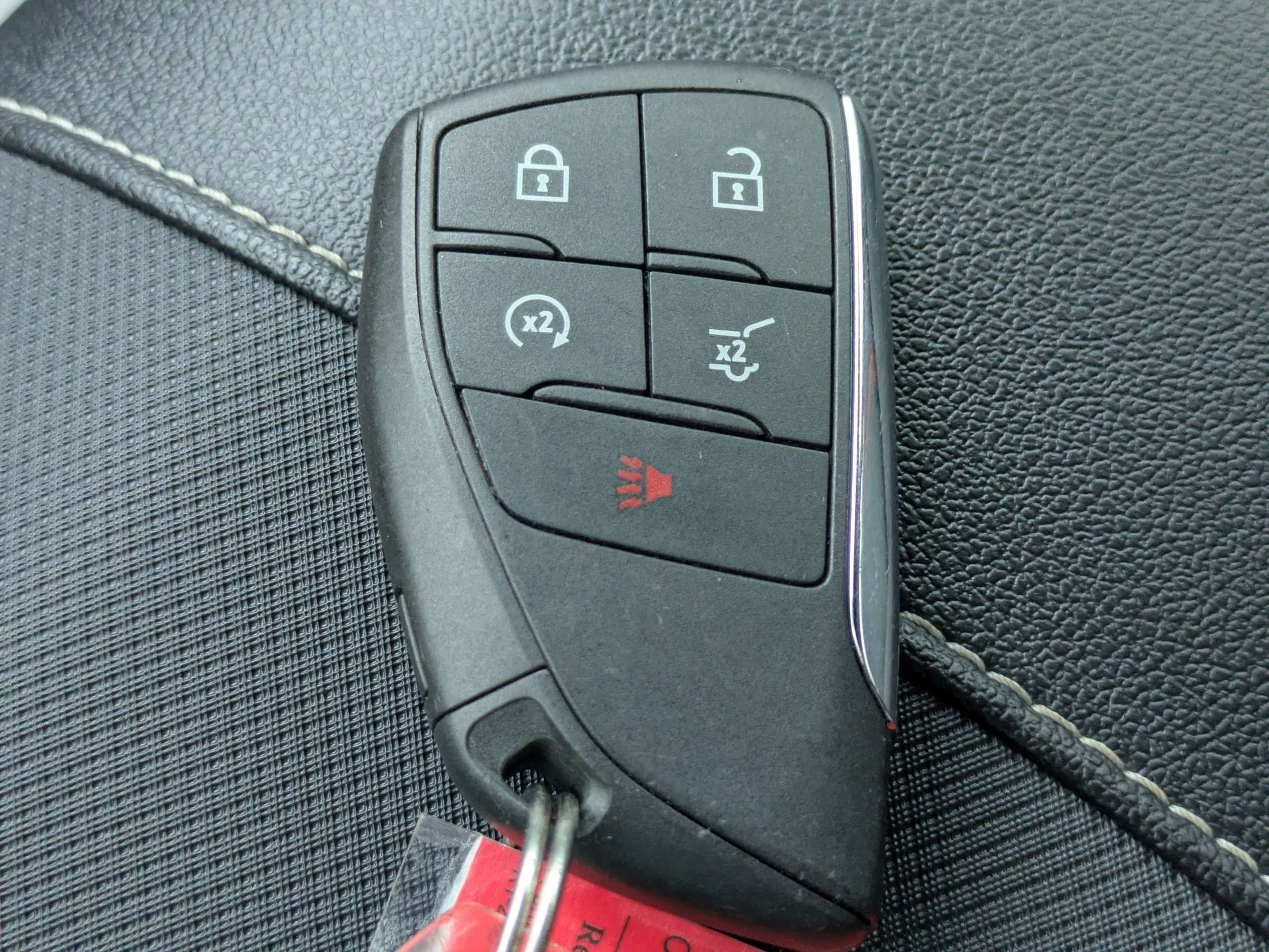 Used 2026 Chevrolet Traverse RS FWD image 27