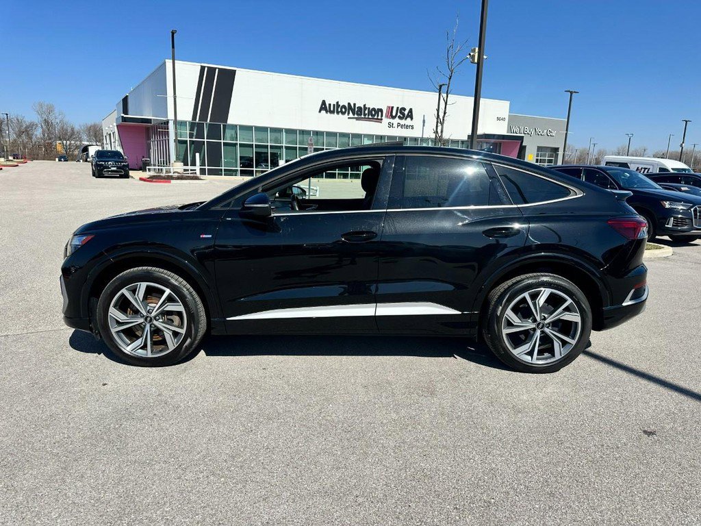 Used 2023 Audi Q4 e-tron Premium image 2