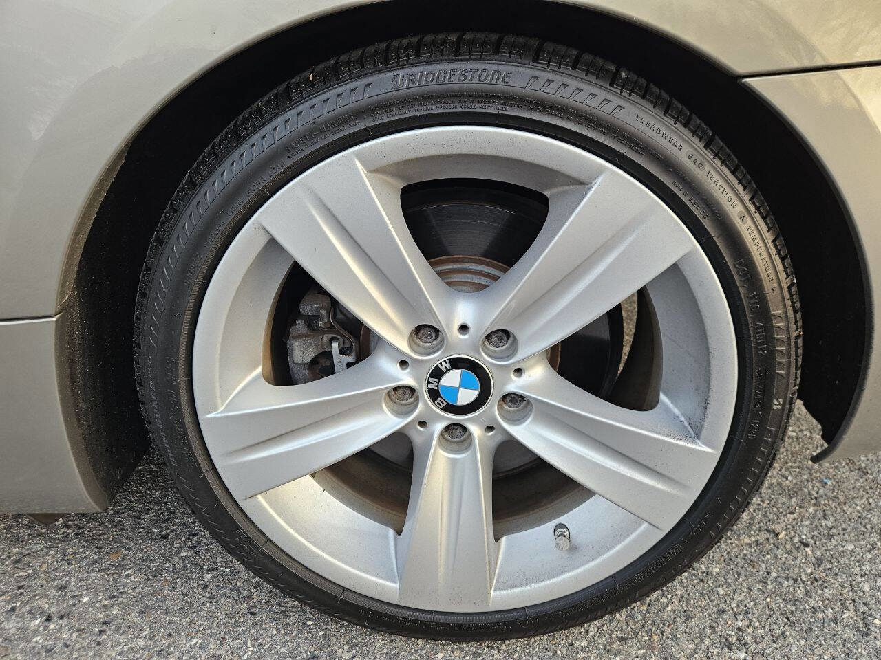 Used 2009 BMW 335i Convertible image 26