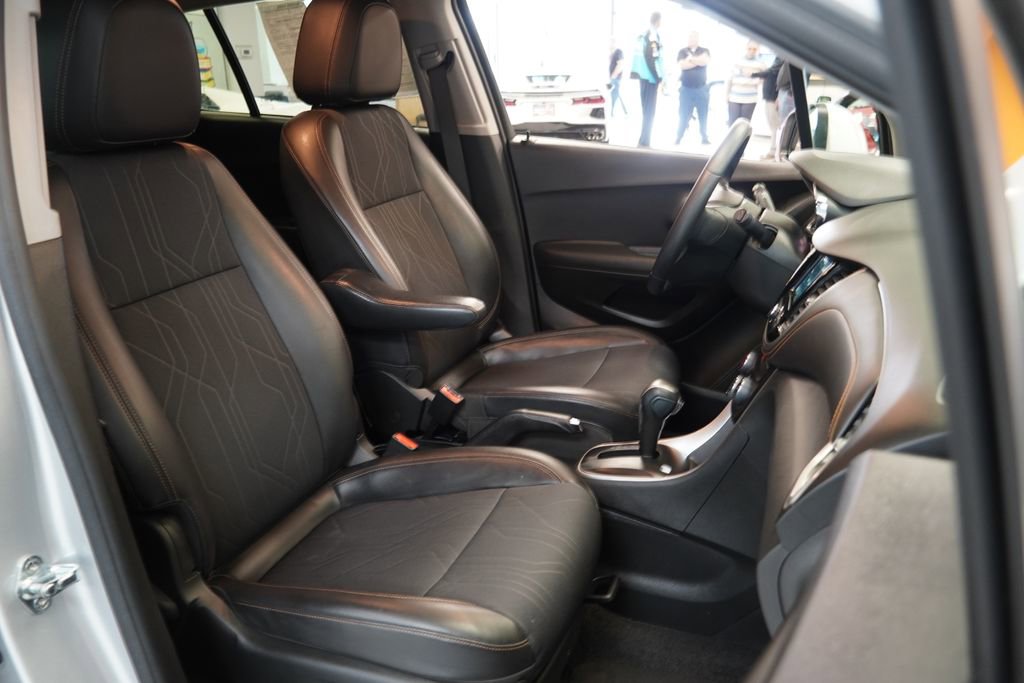 Used 2019 Chevrolet Trax LT w/ LT Convenience Package image 31
