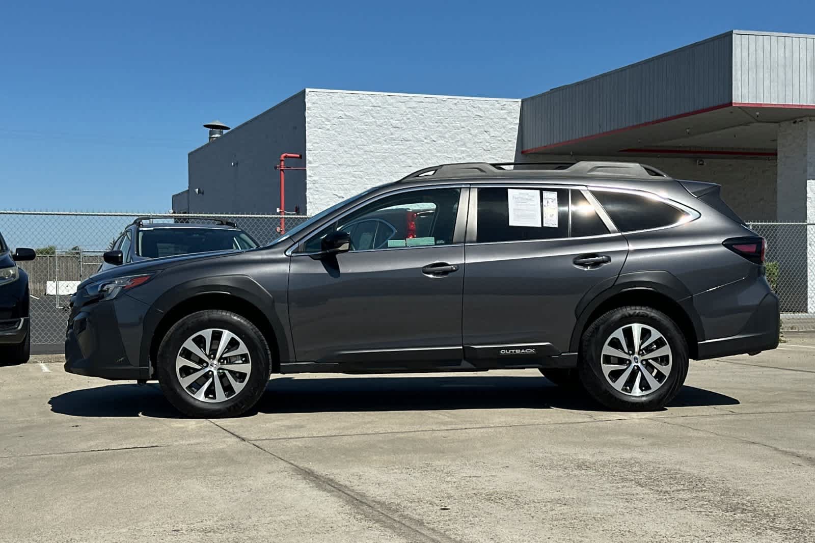 Used 2024 Subaru Outback Premium w/ Popular Package #1 AWD/4WD image 6